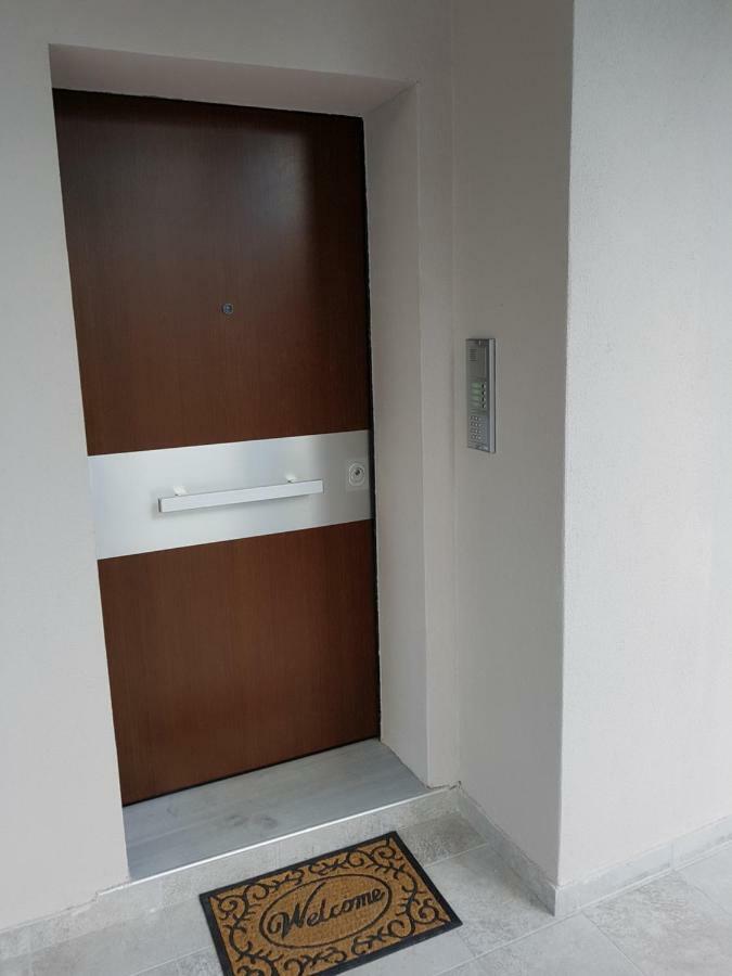 Fantastic Four Apartments Neoi Epivatai Buitenkant foto